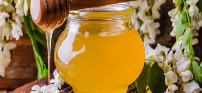 Tutta la verità sui benefici e sulle proprietà del miele di acacia naturale  e biologico