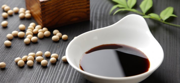 Salsa di soia tamari: cos'è, pregi e utilizzi in cucina